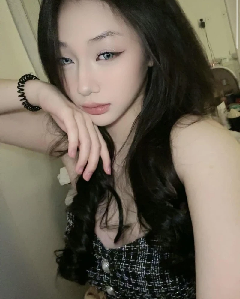 Trần Hà Linh 08